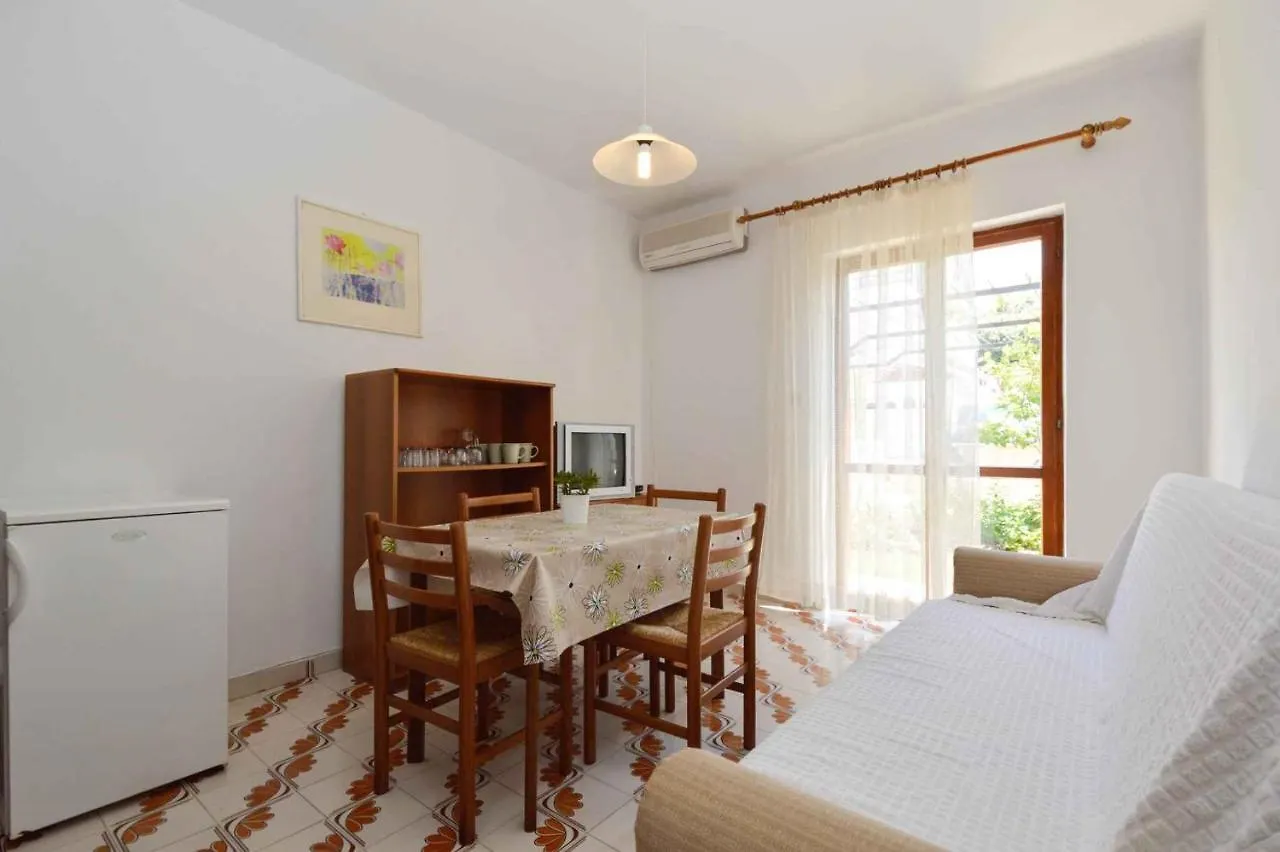 Apartment Silvia By Interhome Pula