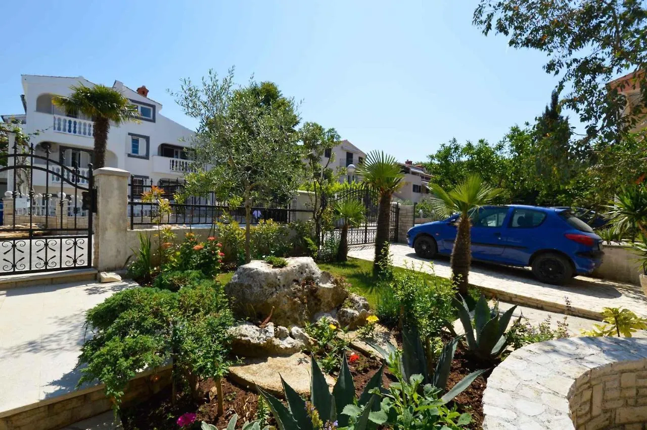Apartment Silvia By Interhome Pula