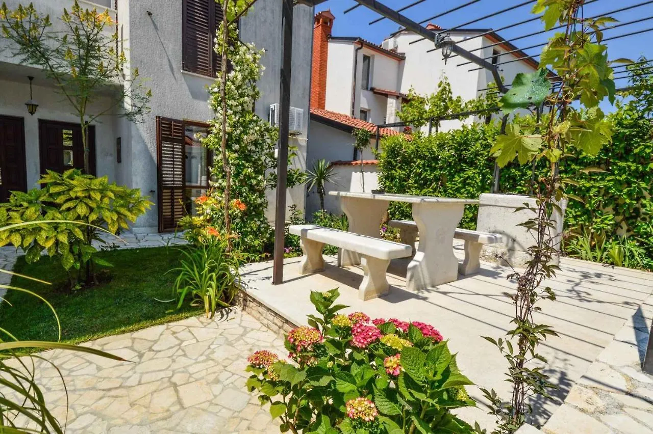Apartment Silvia By Interhome Pula