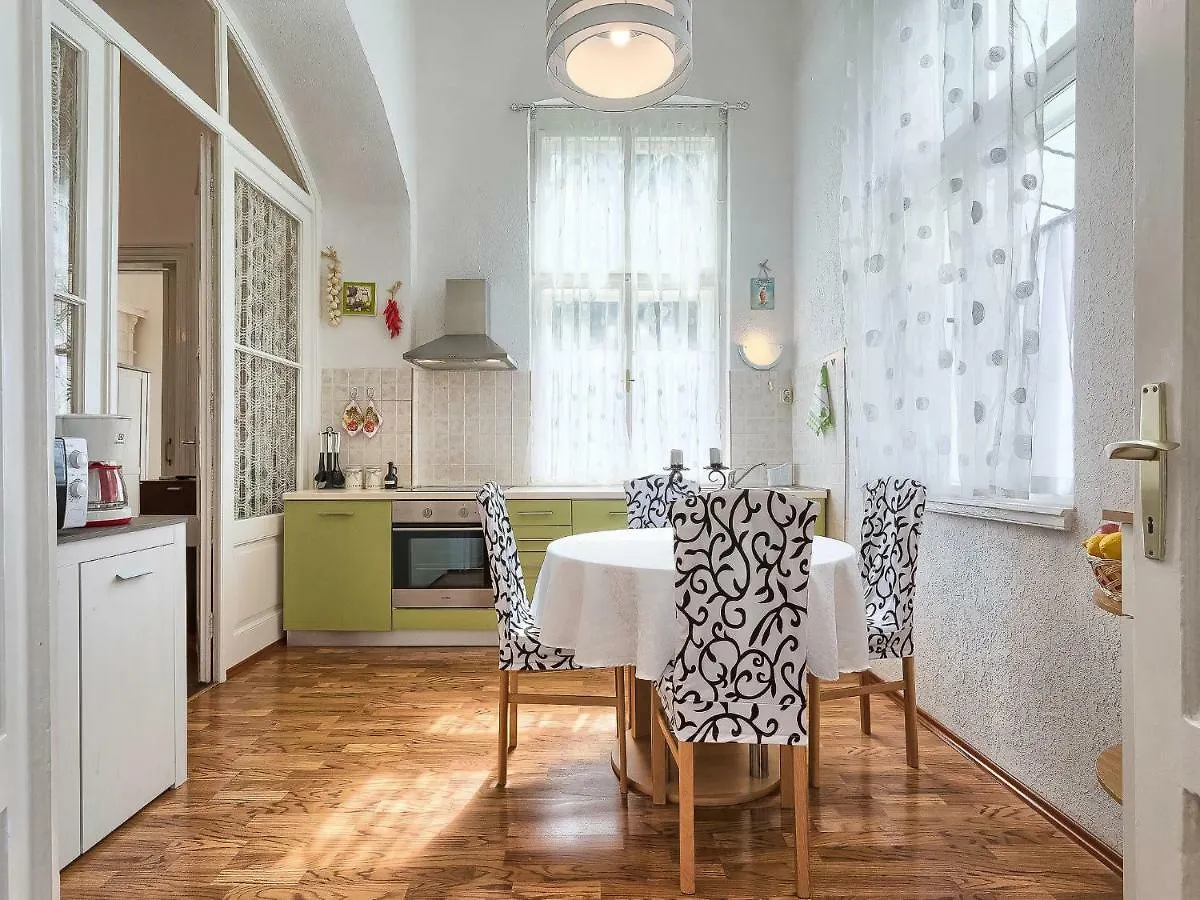 Apartment Silvia By Interhome Pula Kroatien